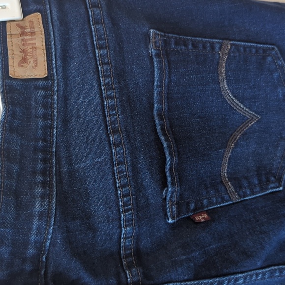 Levi's perfectly shaping 512 straight dark wash jeans - Picture 4 of 5